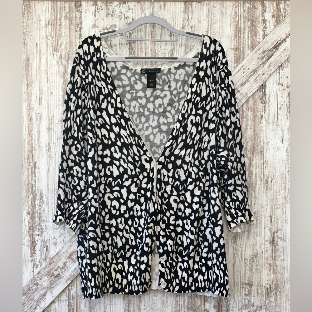 Lane Bryant Lightweight 3/4 Sleeve Black and White Leopard Print Cardigan